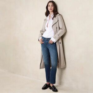 EUC Banana Republic Factory Girlfriend Cropped Mid-Rise Jean in Dark Wash